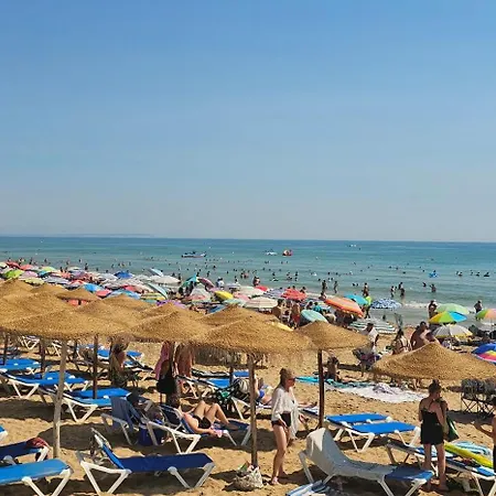 Апартаменти Leandros